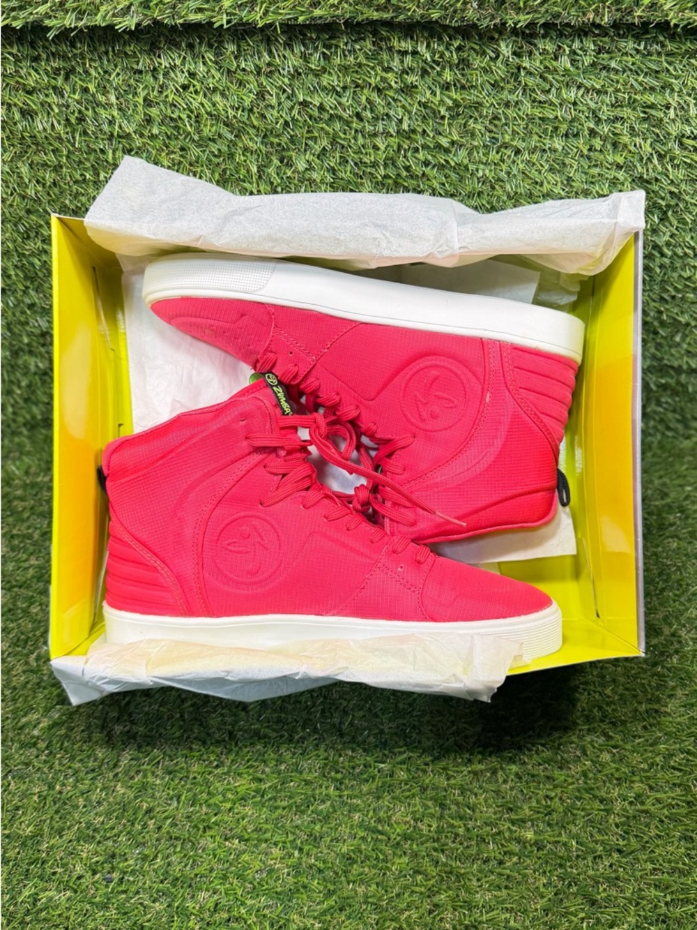 DS 🔥 Size 9 Women’s Zumba Street Classic Raspberry High Top Sneakers Athletic